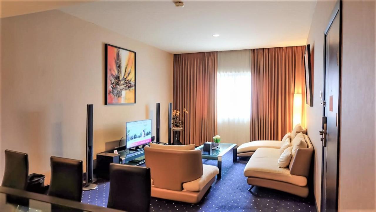 Swiss-Belhotel Silae Παλού Εξωτερικό φωτογραφία