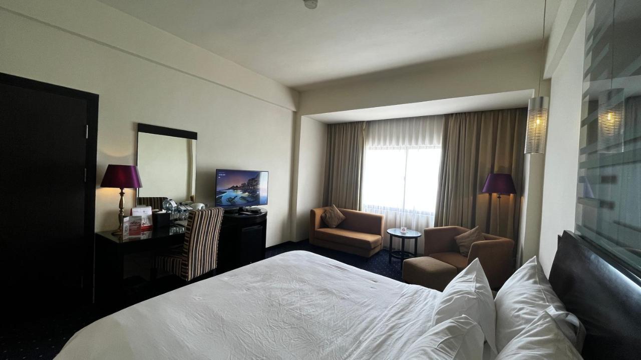 Swiss-Belhotel Silae Παλού Εξωτερικό φωτογραφία