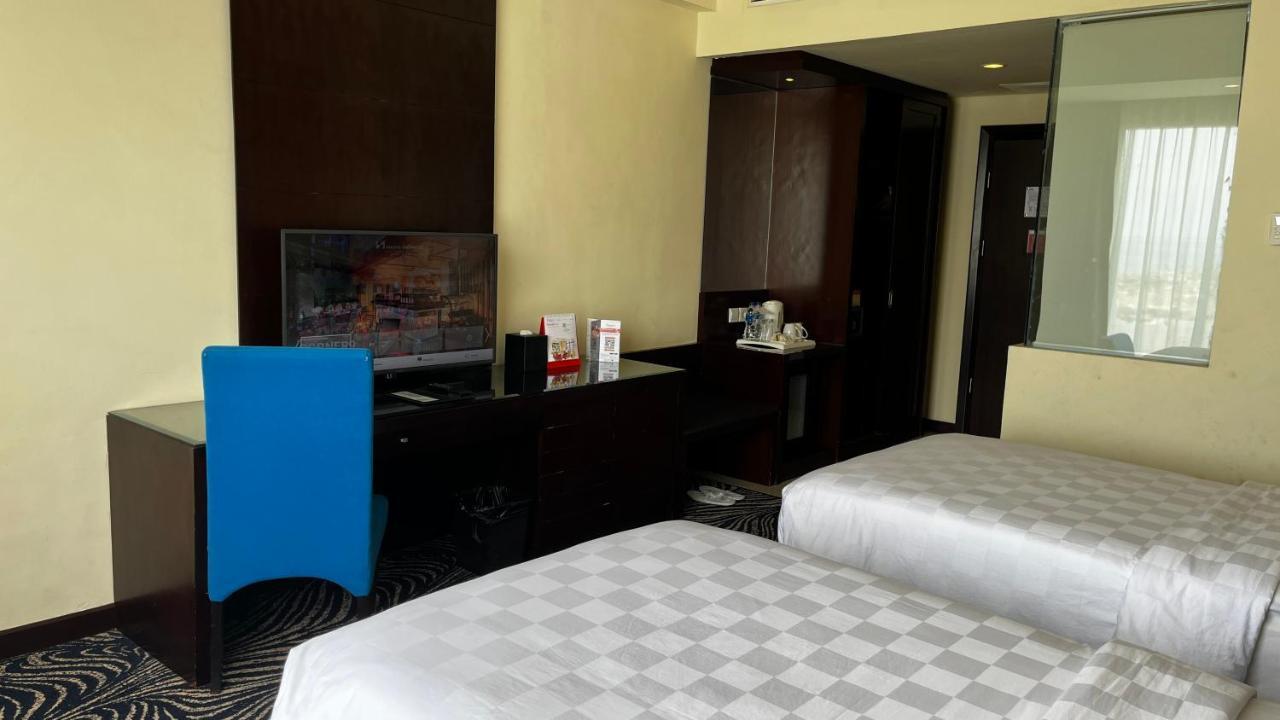 Swiss-Belhotel Silae Παλού Εξωτερικό φωτογραφία
