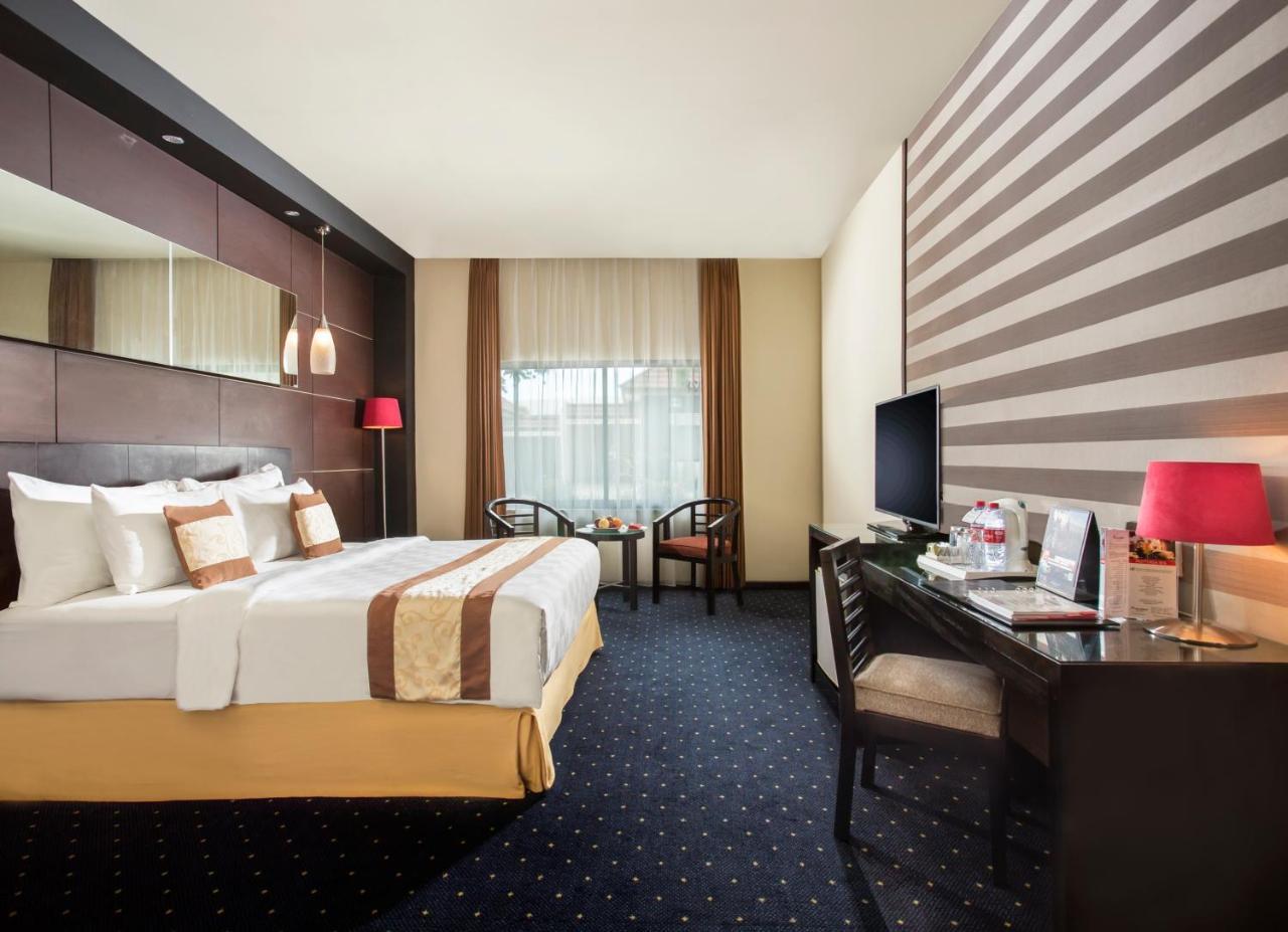 Swiss-Belhotel Silae Παλού Εξωτερικό φωτογραφία